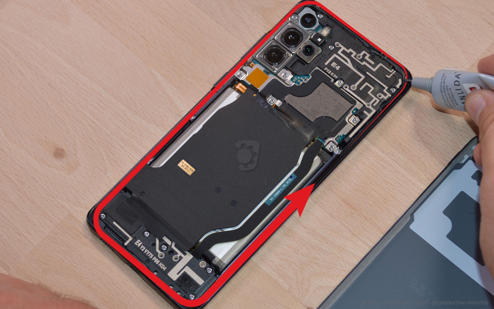 Changement de batterie  sur Galaxy S20 Plus photo 2