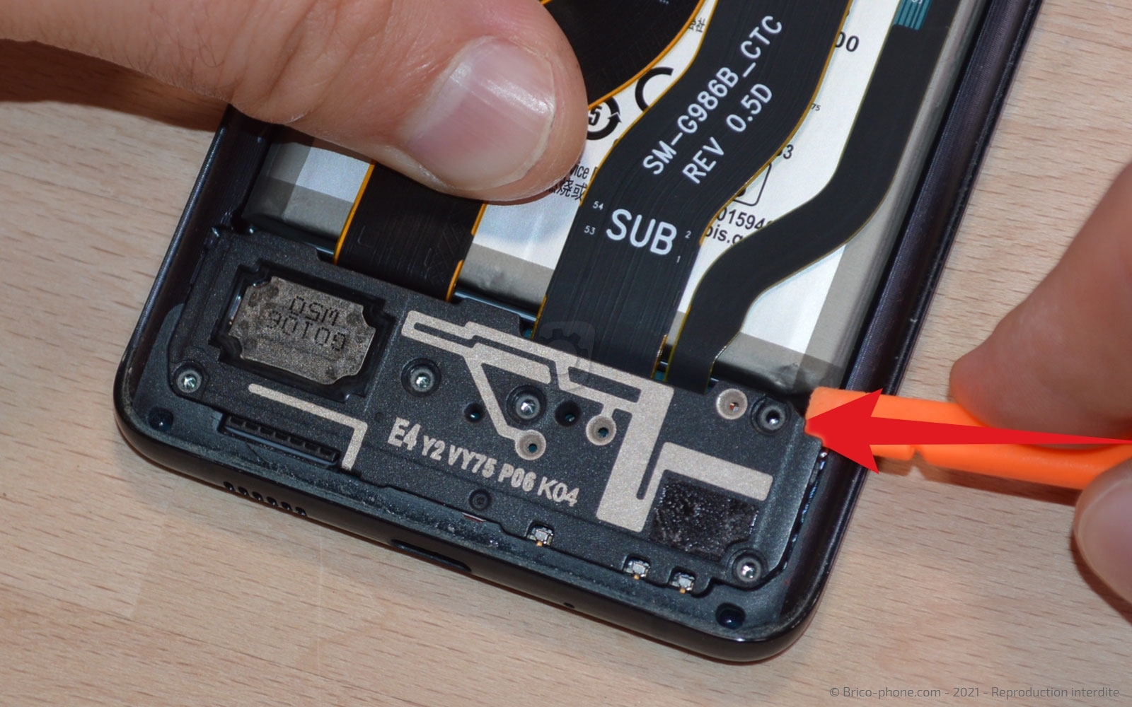 Changement du connecteur de charge sur Galaxy S20 Plus photo 2