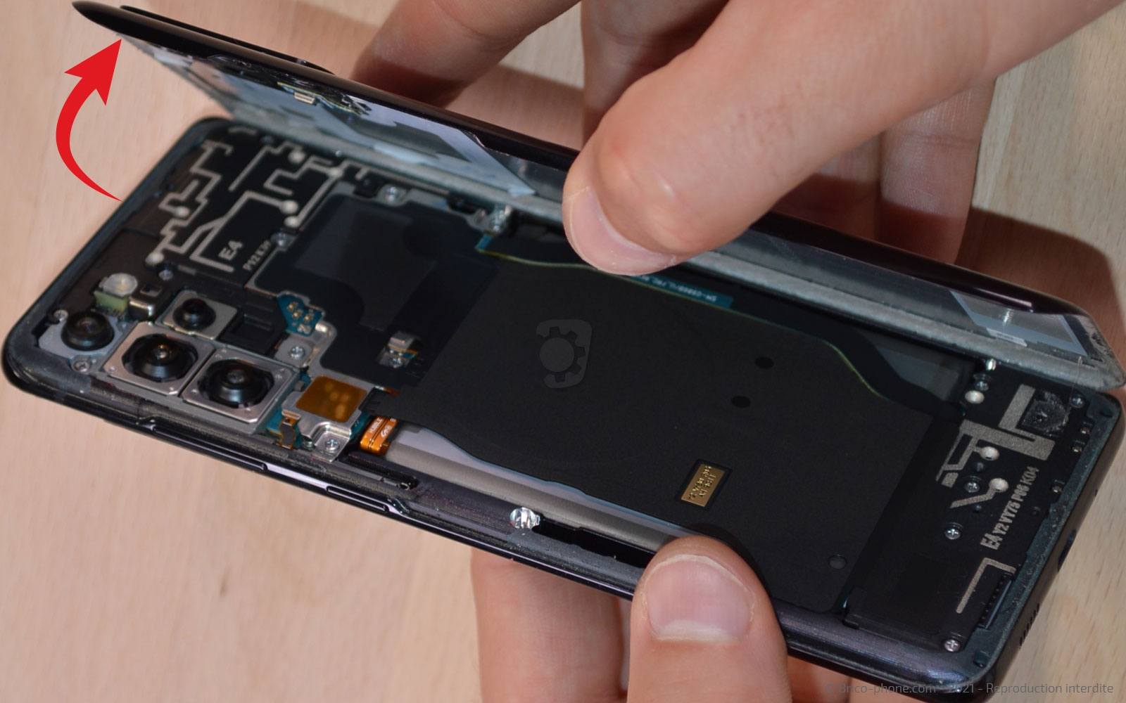 Changement du connecteur de charge sur Galaxy S20 Plus photo 2