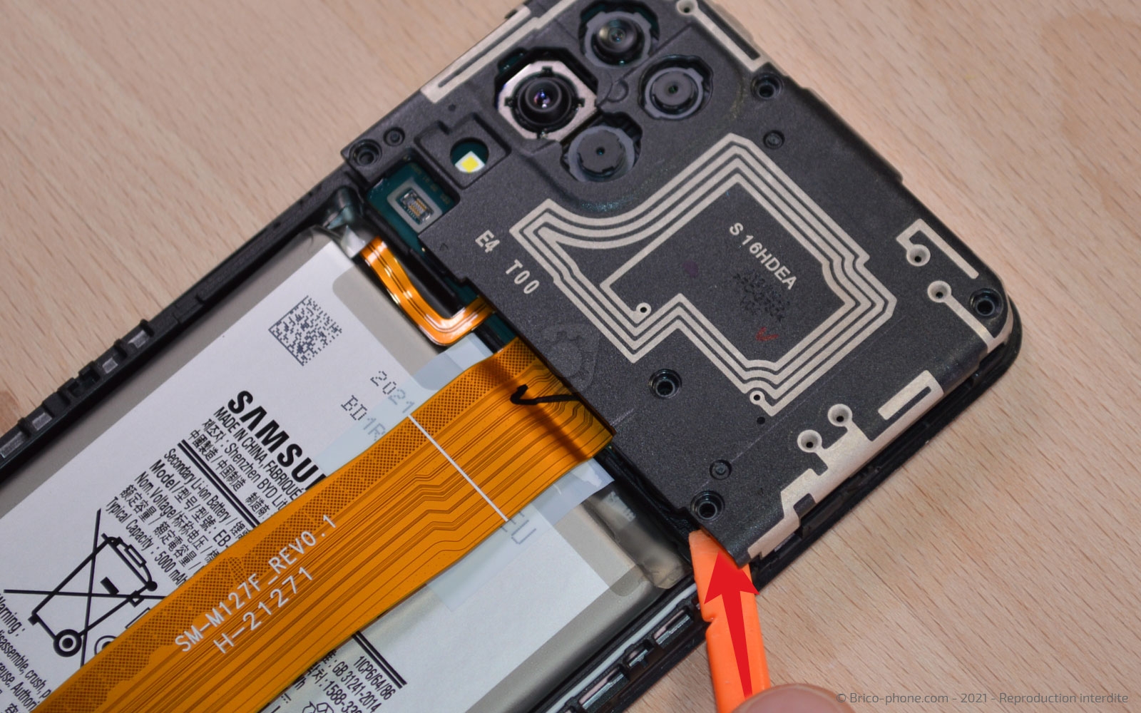 Changement de batterie sur Galaxy A12 / A12 Nacho photo 2