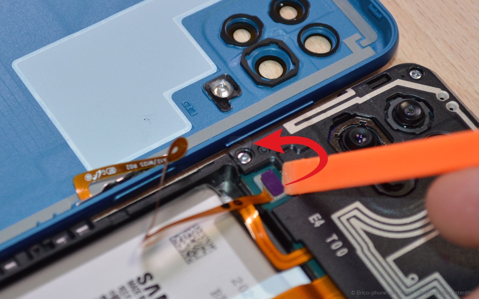 Changement de batterie sur Galaxy A12 / A12 Nacho photo 4