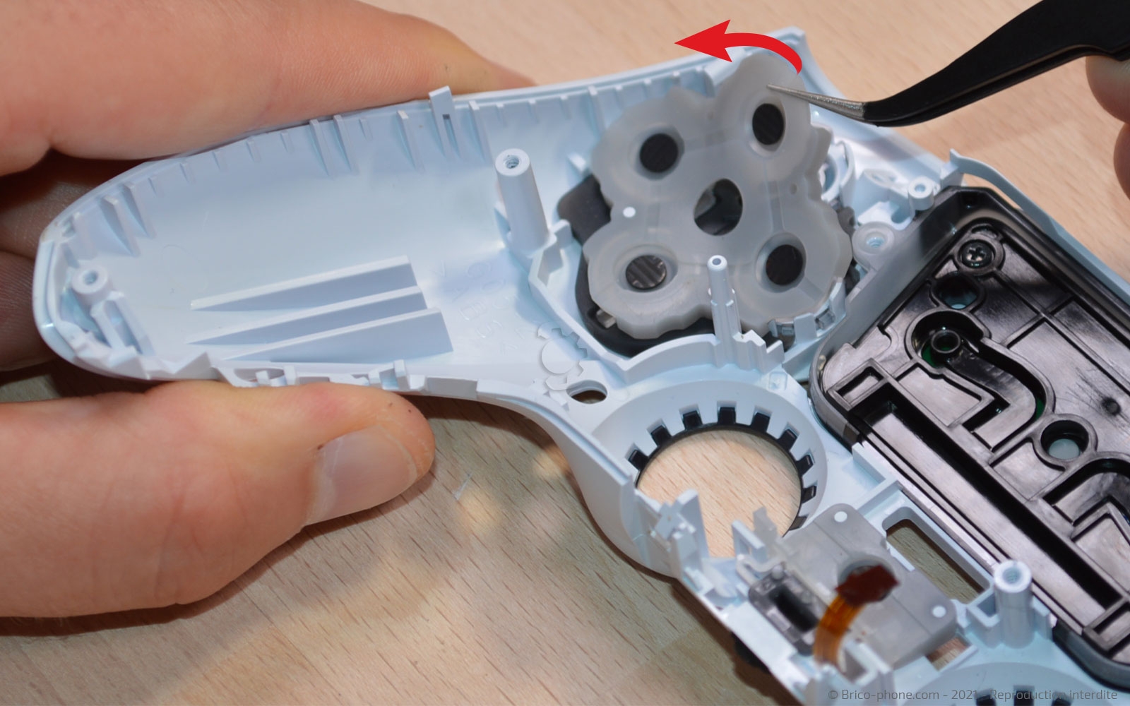 Démontage complet de la manette sur Playstation 5 photo 1