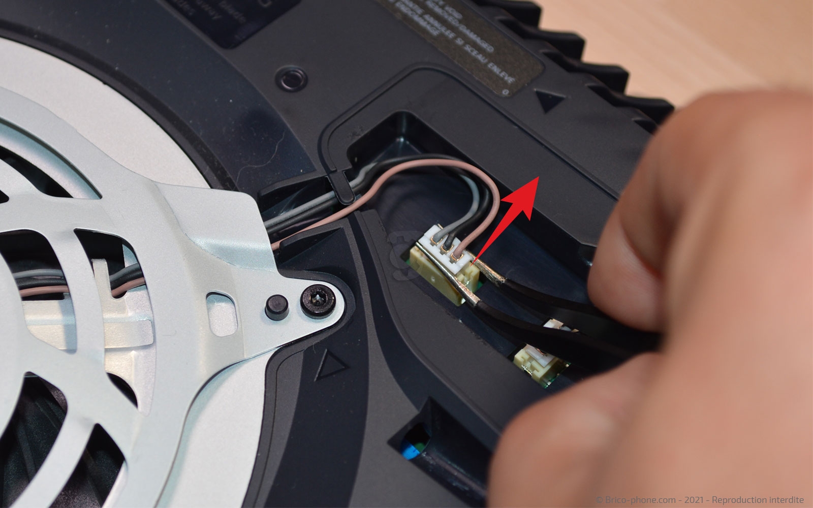 Changement du bloc d'alimentation sur Playstation 5 photo 3