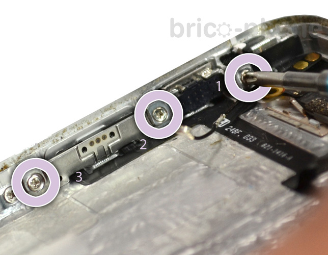 Changement de nappe bouton Power sur iPhone 5 photo 1