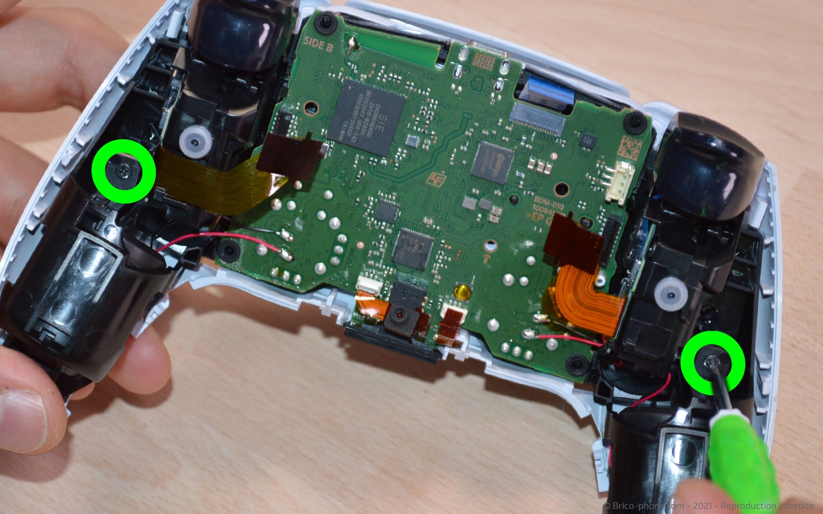 Changement des Joysticks de la manette sur Playstation 5 photo 1