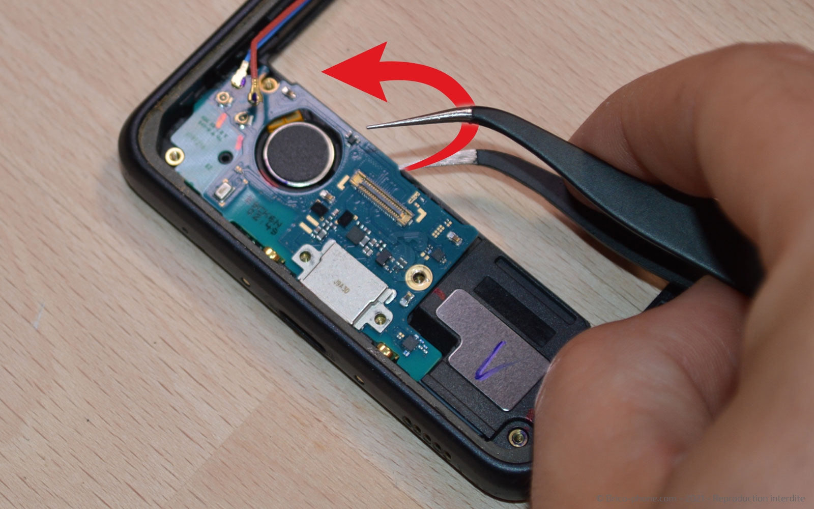 Démontage complet sur Galaxy Xcover Pro photo 3