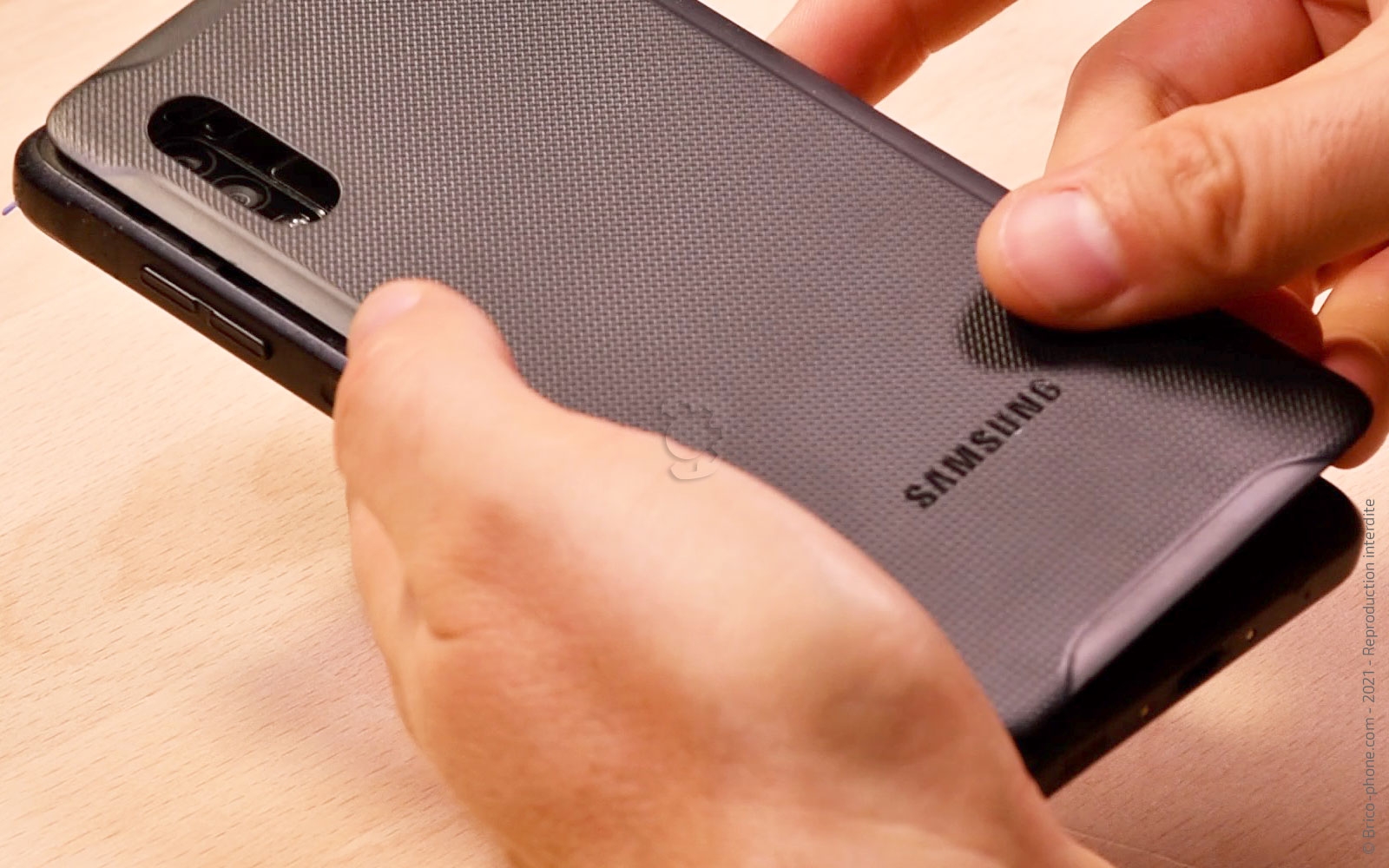 Changement de l'écran (vitre + LCD) sur Galaxy Xcover Pro photo 3