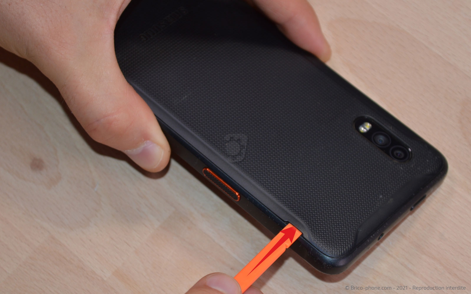 Changement de batterie  sur Galaxy Xcover Pro photo 1