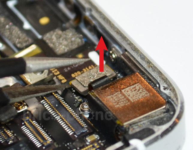 Changement de coque arrière sur iPhone 5 photo 1