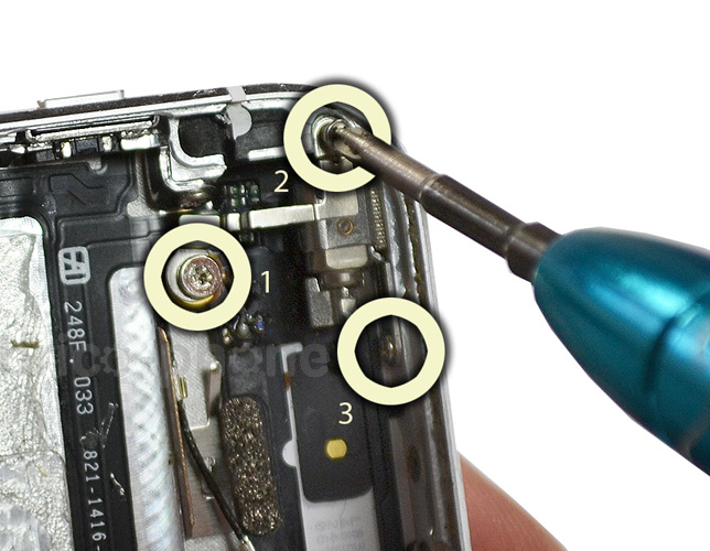 Changement de coque arrière sur iPhone 5 photo 1