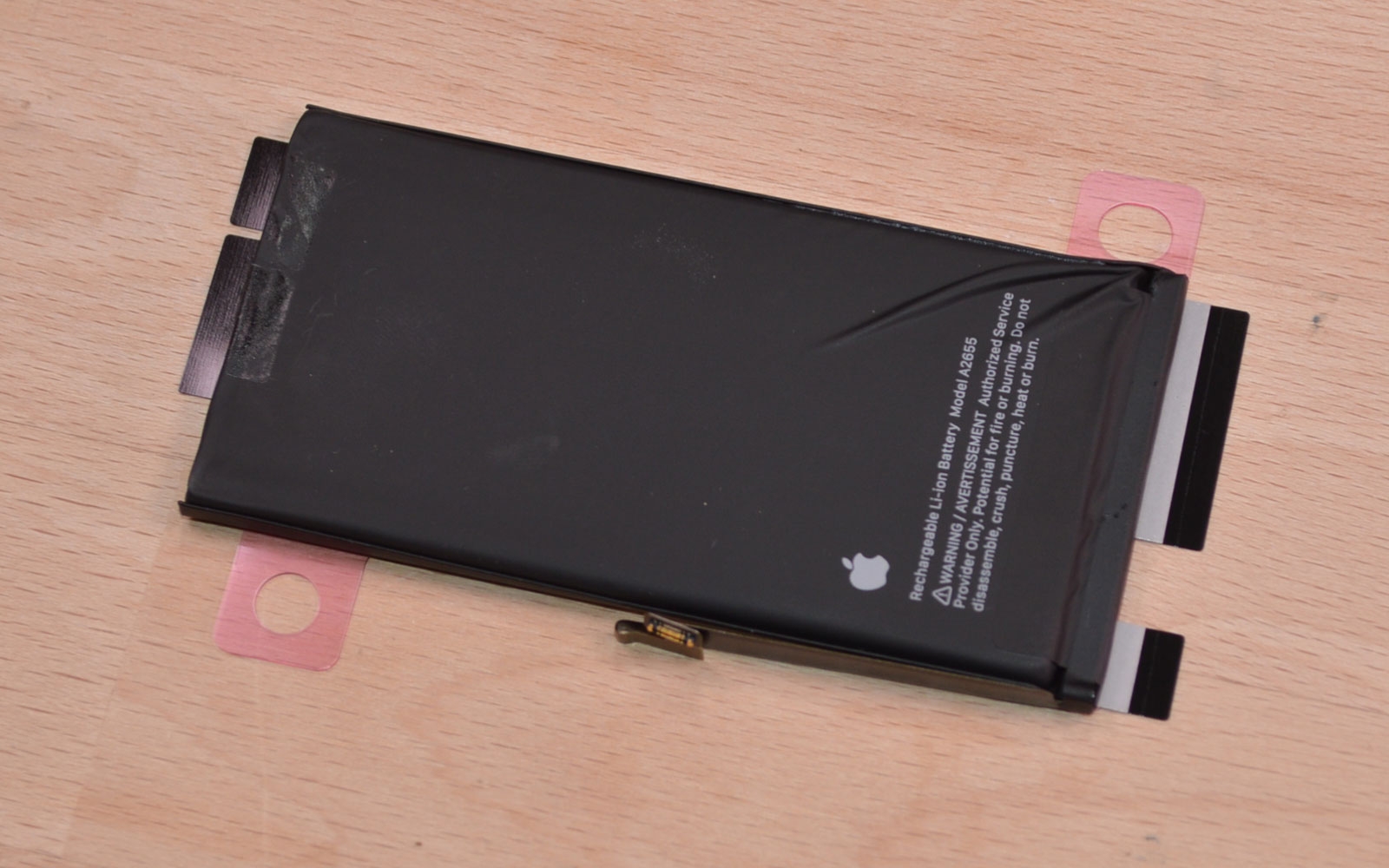 Changement de la batterie sur iPhone 13 photo 2