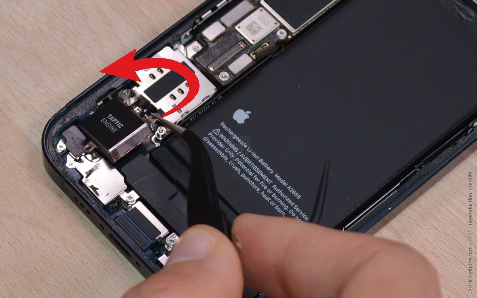 Changement du connecteur de charge sur iPhone 13 photo 4