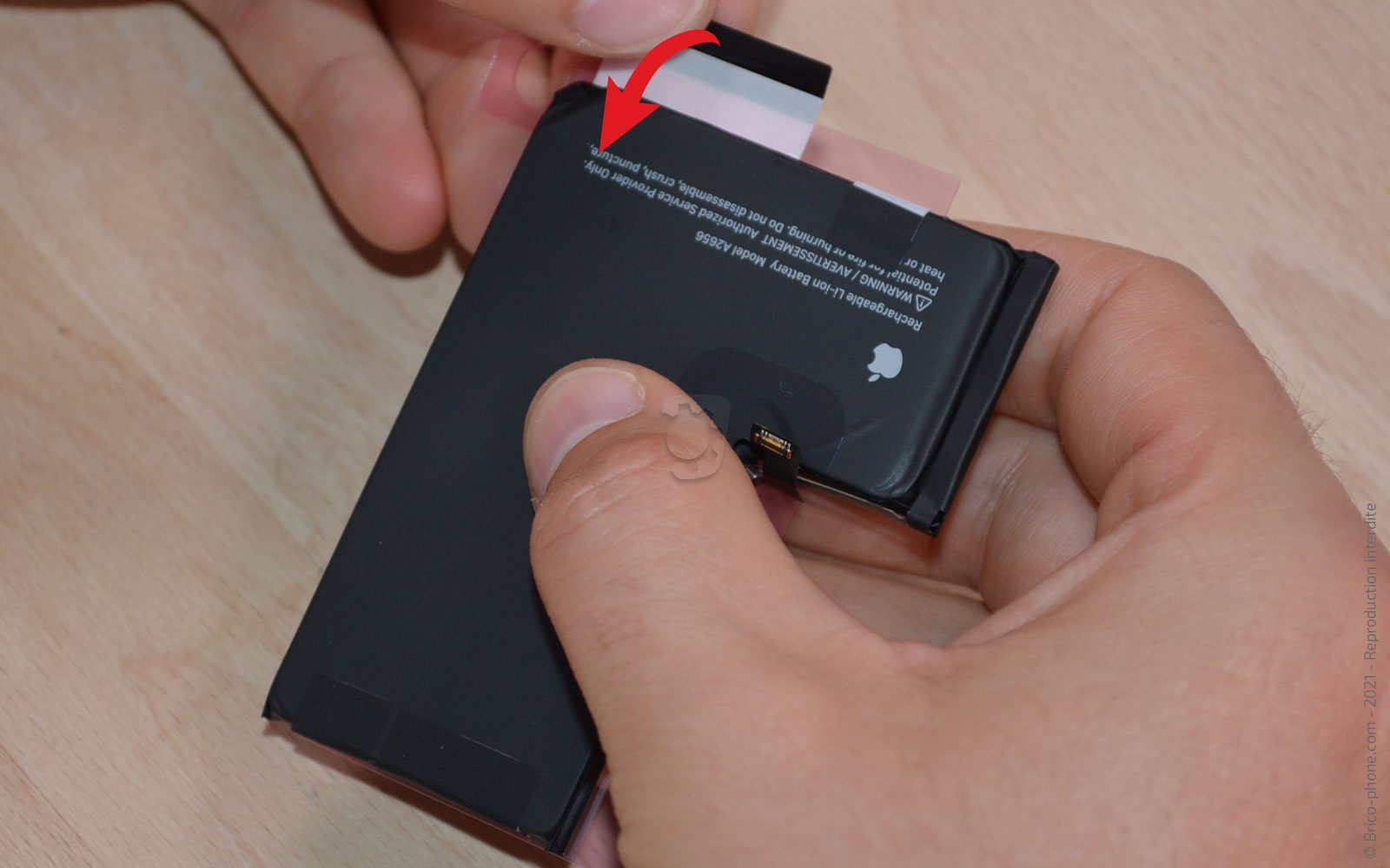 Changement du connecteur de charge sur iPhone 13 Pro photo 3