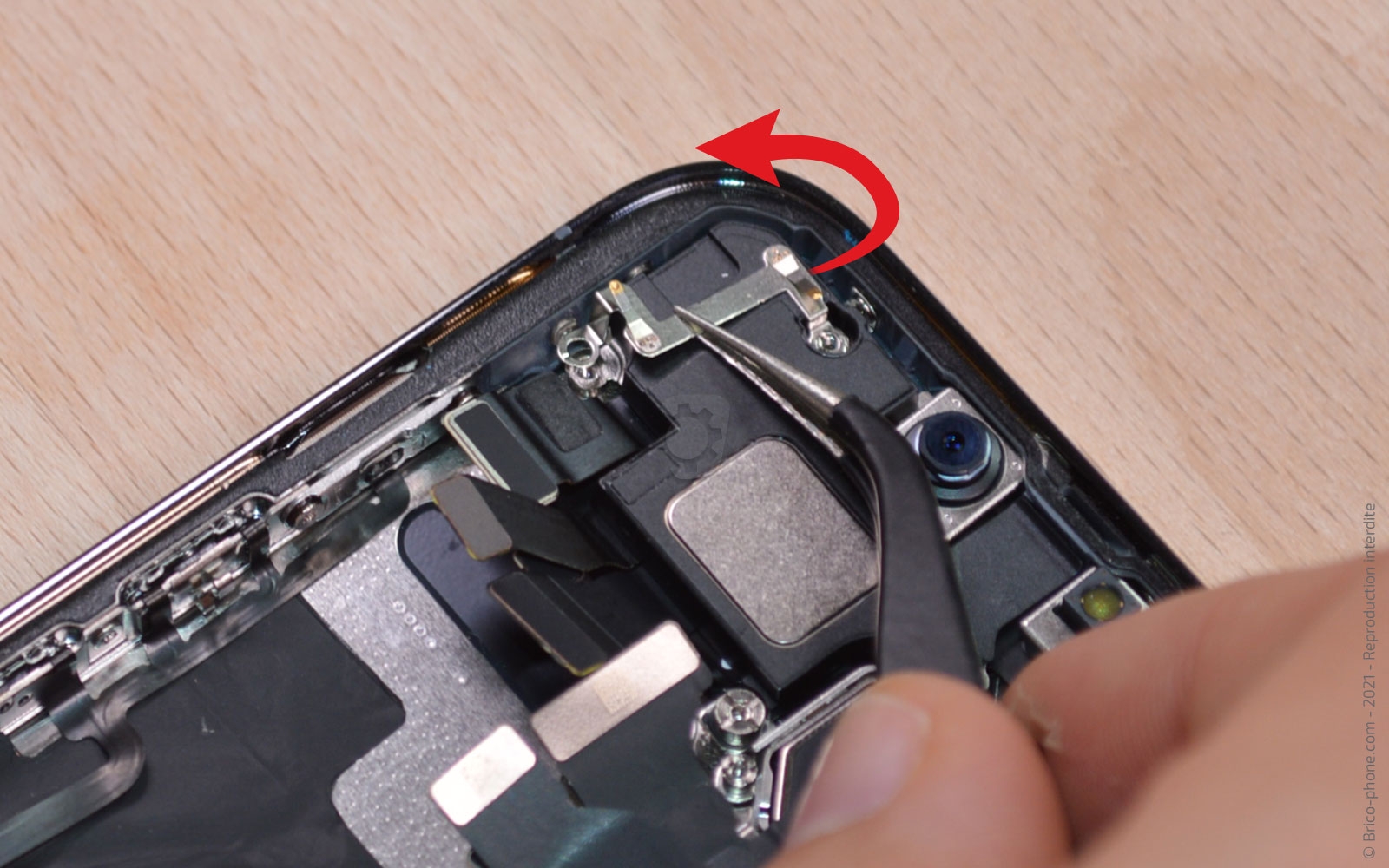 Changement du buzzer (HP interne) sur iPhone 13 Pro photo 2