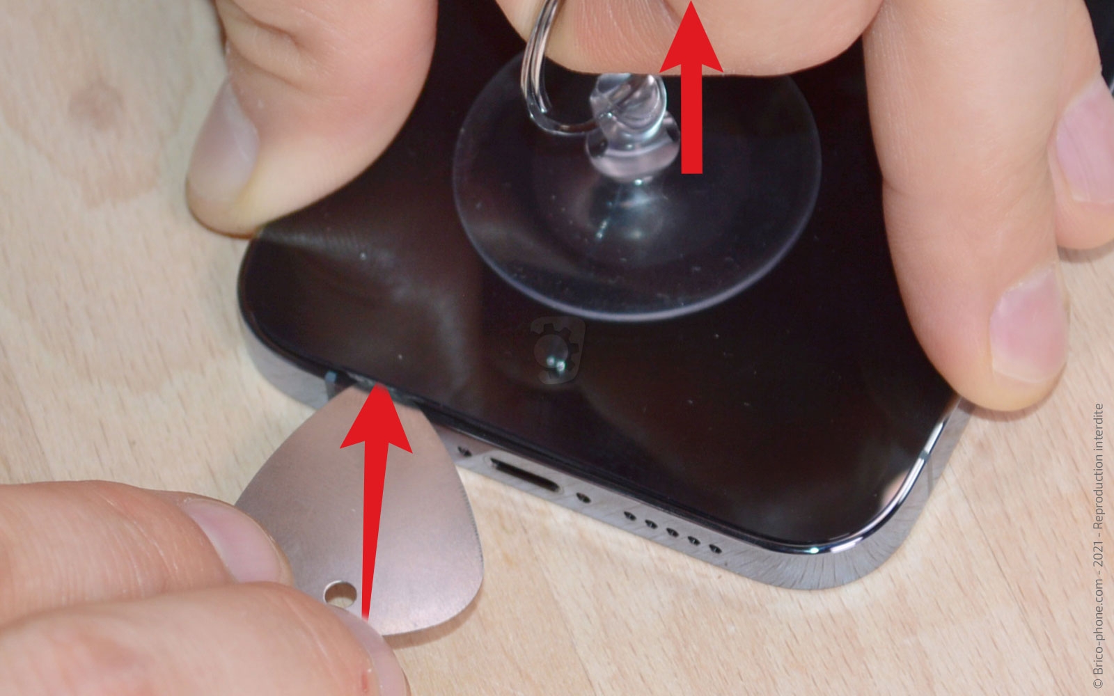 Changement du buzzer (HP interne) sur iPhone 13 Pro photo 3