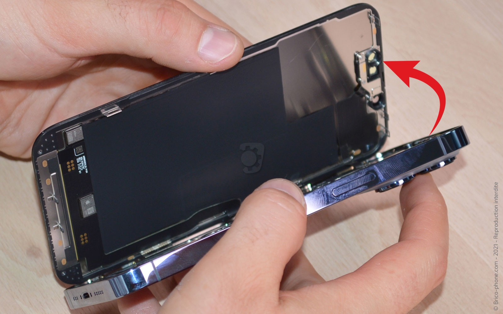 Changement du buzzer (HP interne) sur iPhone 13 Pro photo 3