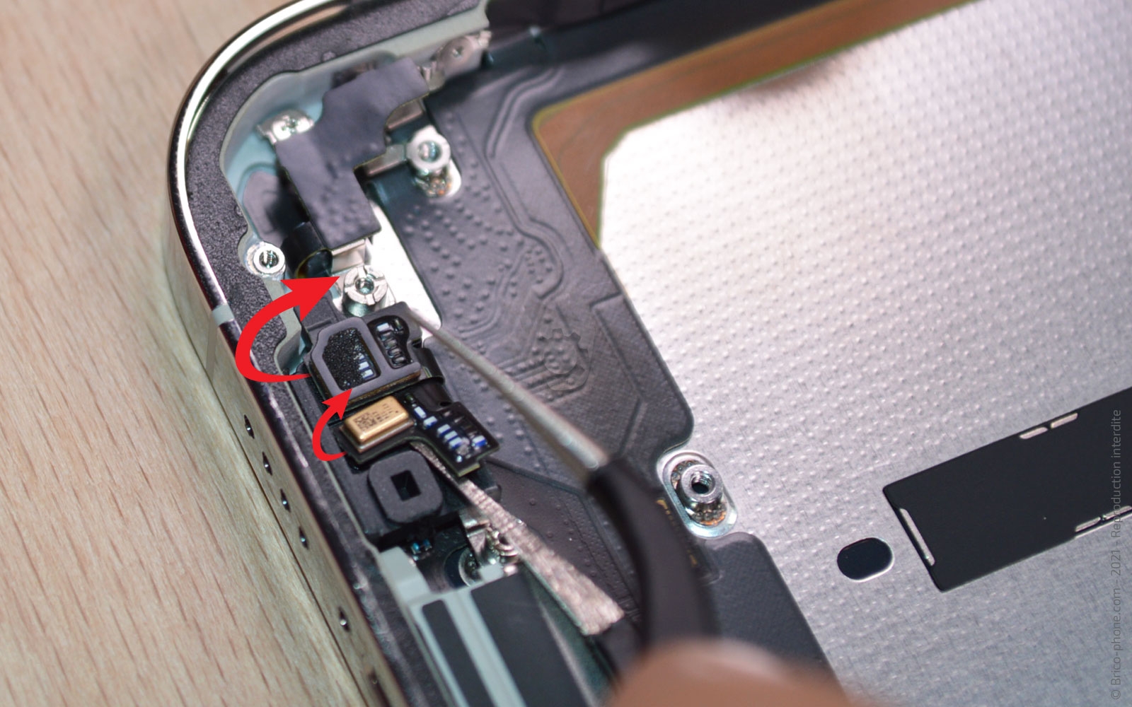 Comment changer le connecteur de charge sur iPhone 13 Pro Max photo 1