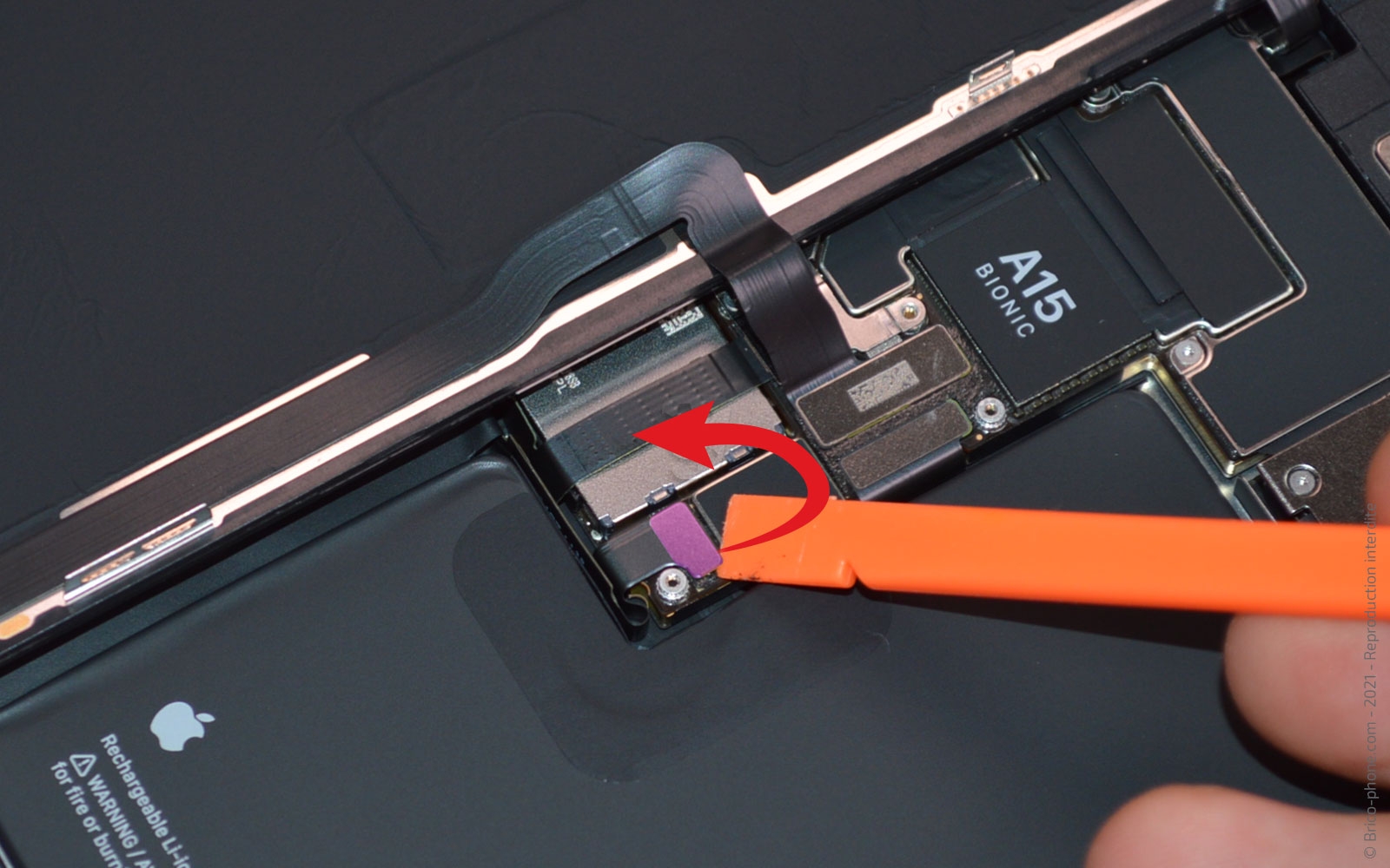 Comment remplacer le Taptic Engine (vibreur) sur iPhone 13 Pro Max photo 1