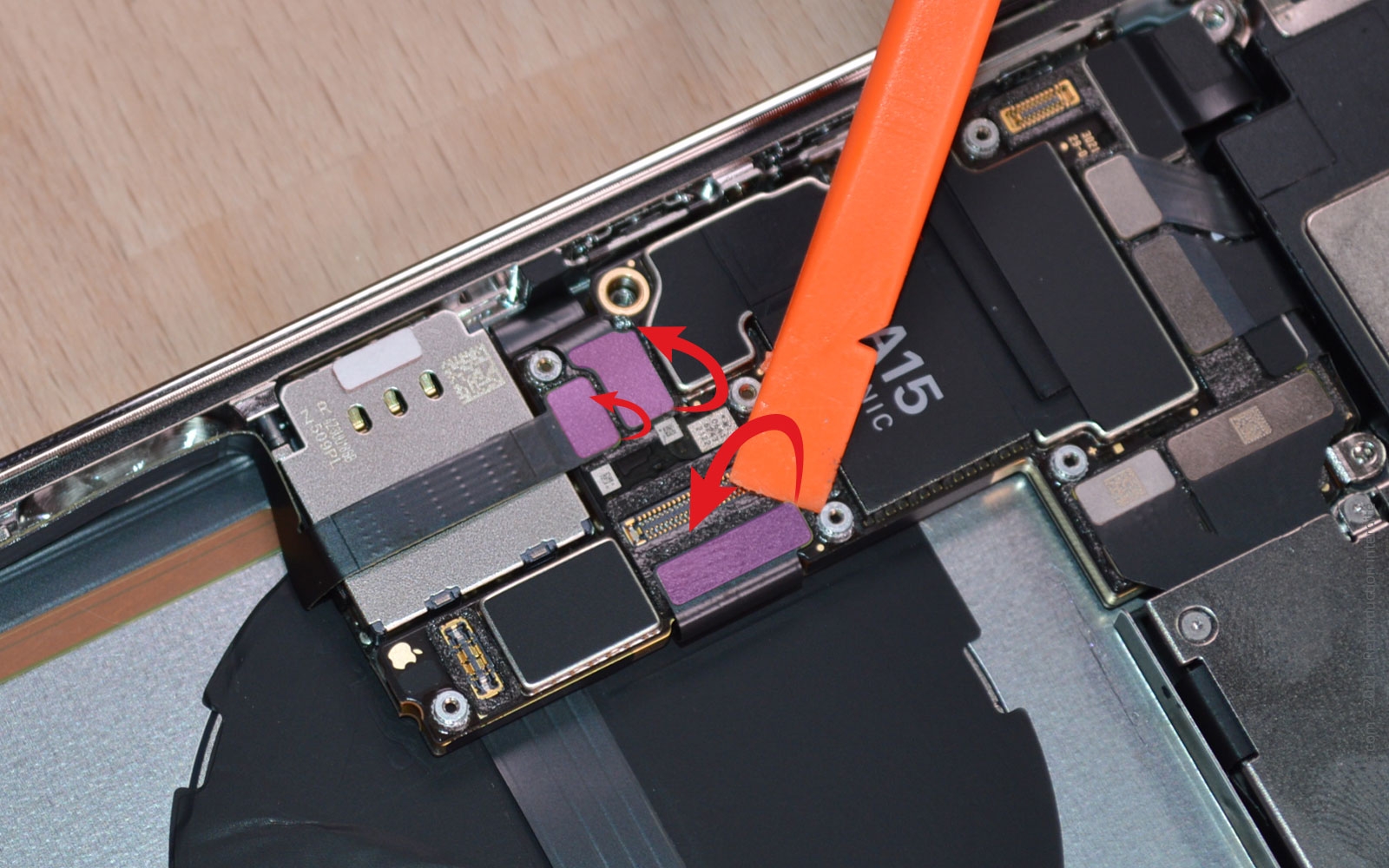 Comment changer le buzzer (HP interne) sur iPhone 13 Pro Max photo 1