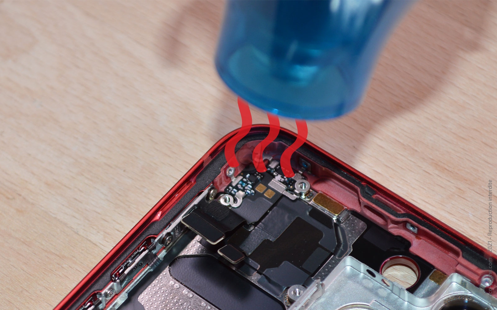 Démontage complet sur iPhone 13 Mini photo 2