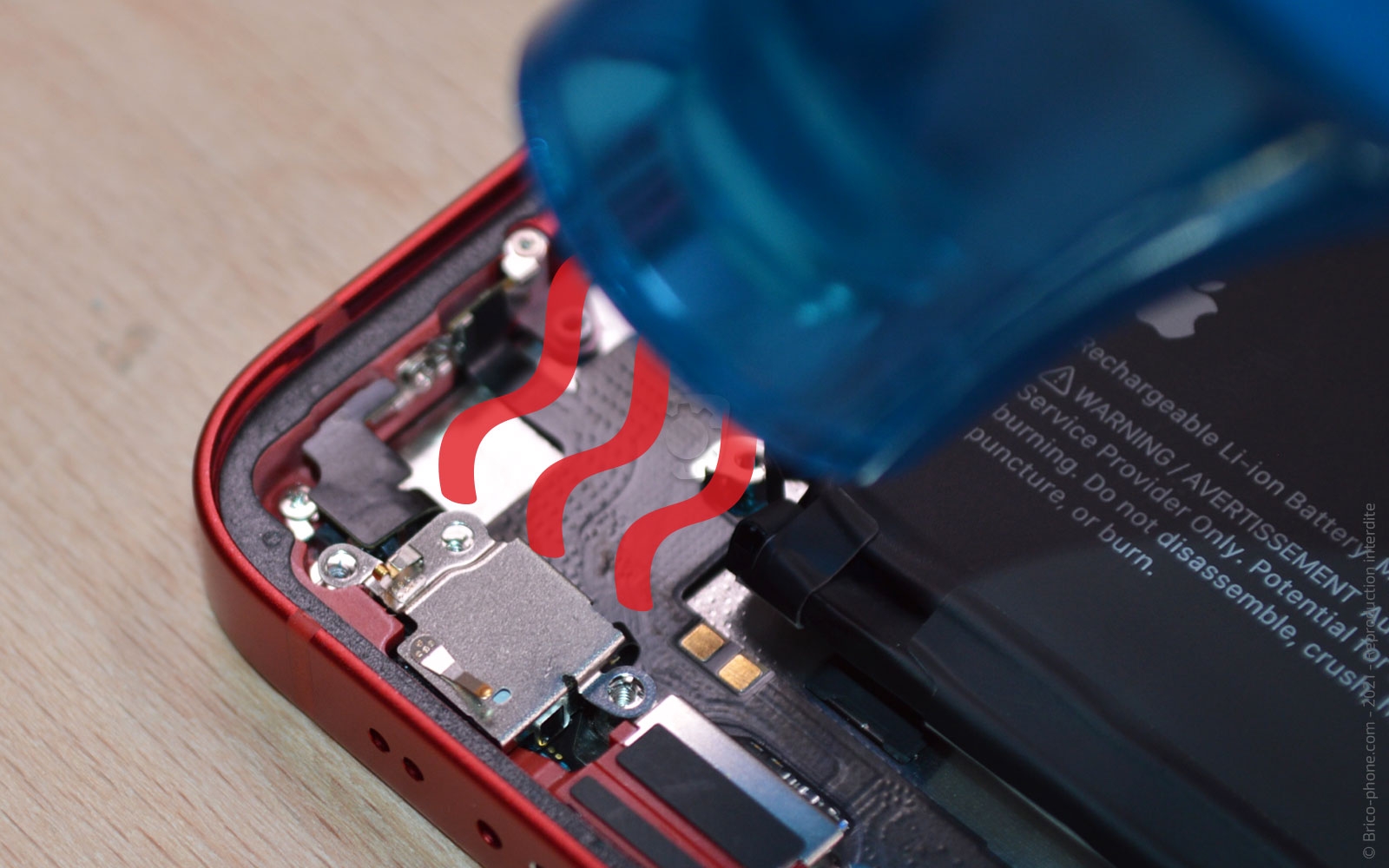 Changement du connecteur de charge sur iPhone 13 Mini photo 2