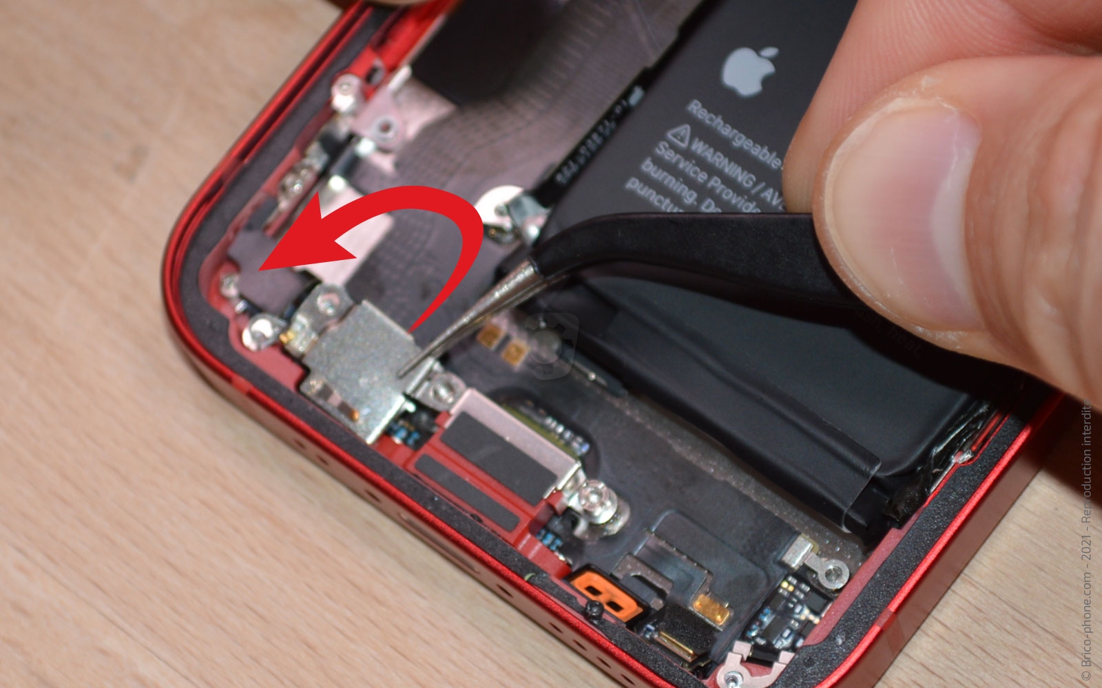 Changement du connecteur de charge sur iPhone 13 Mini photo 3