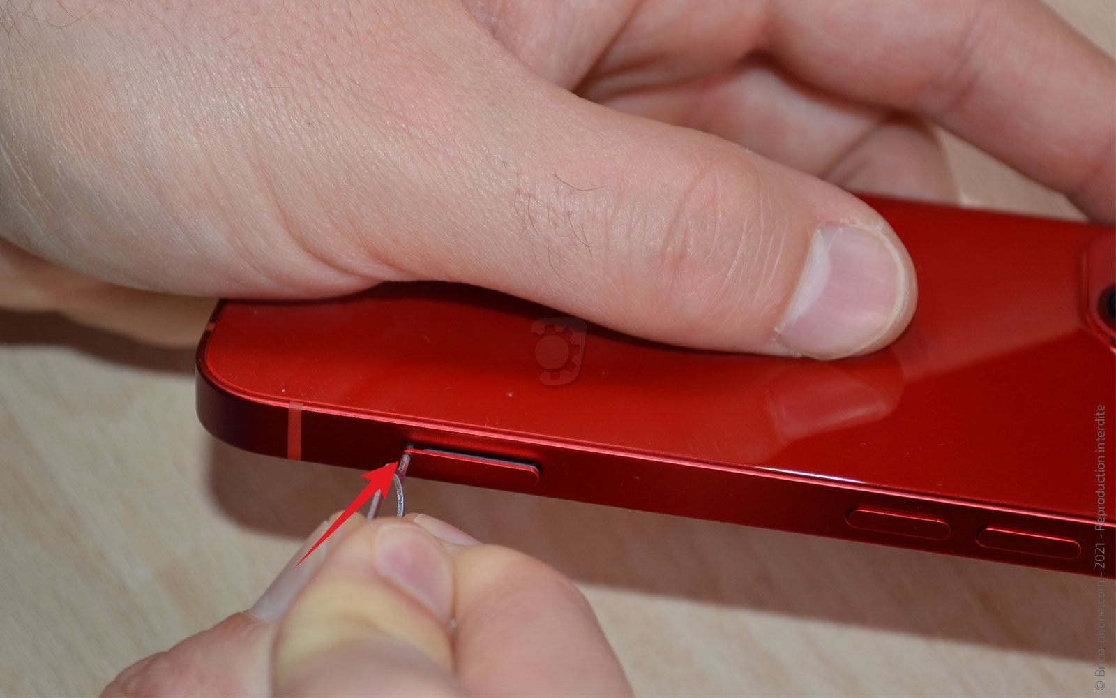 Changement du connecteur de charge sur iPhone 13 Mini photo 3