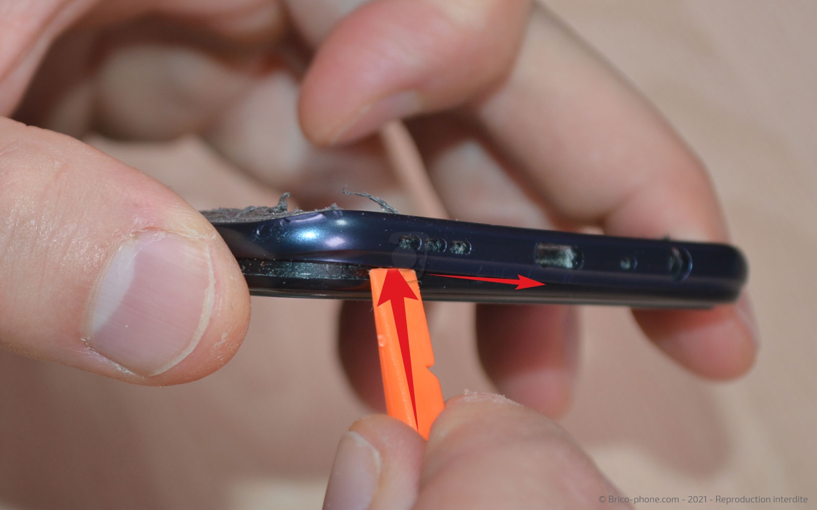 Changement de l'écran (vitre + LCD) sur A15 photo 3