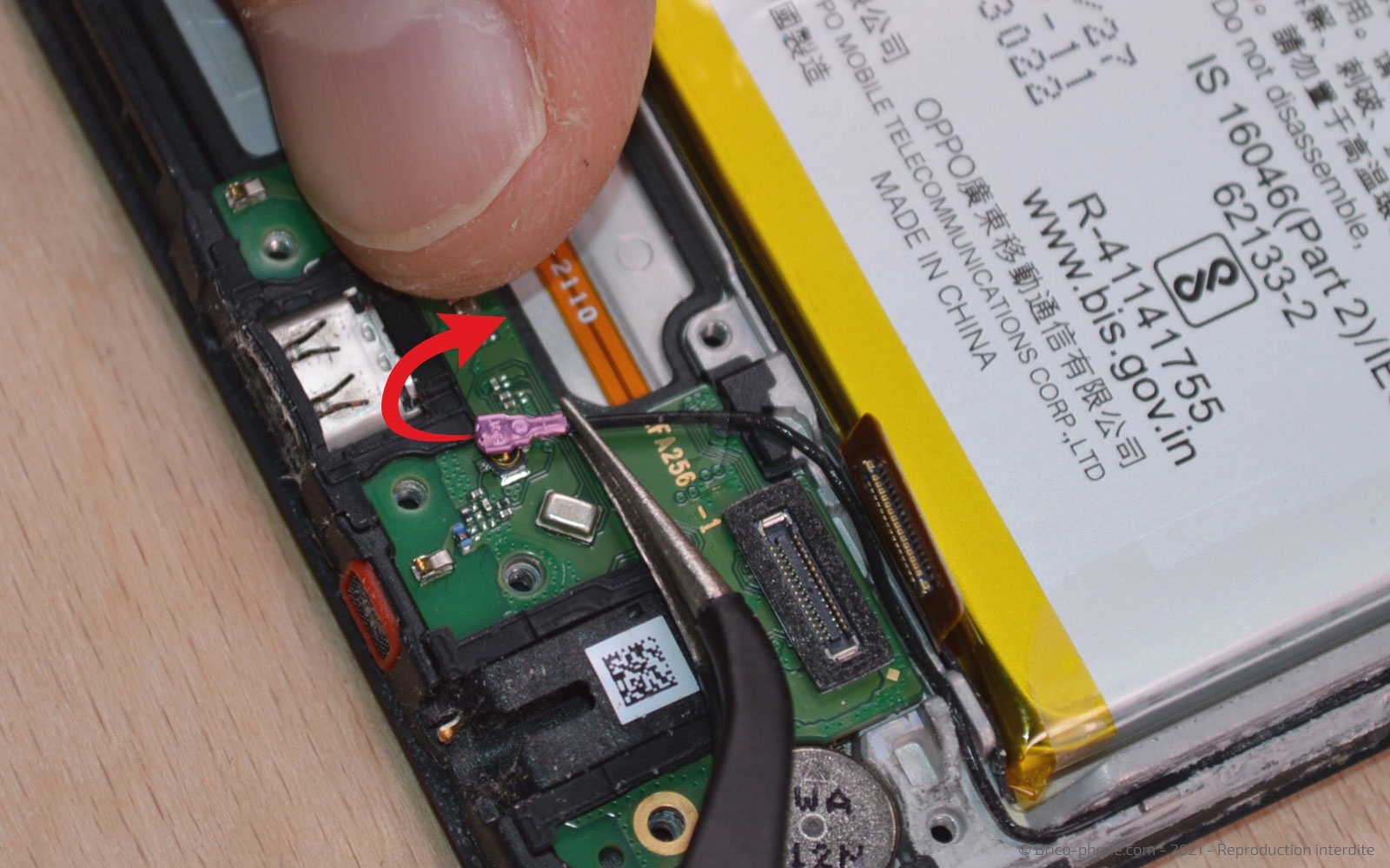 Changement du connecteur de charge sur A15 photo 2