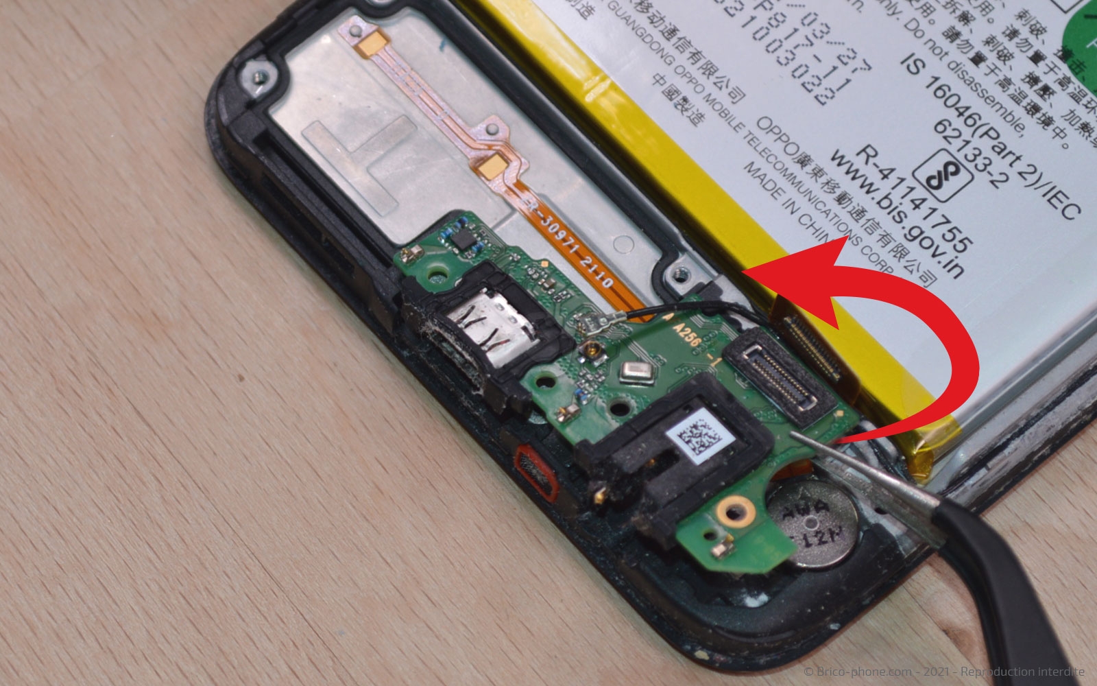 Changement du connecteur de charge sur A15 photo 3