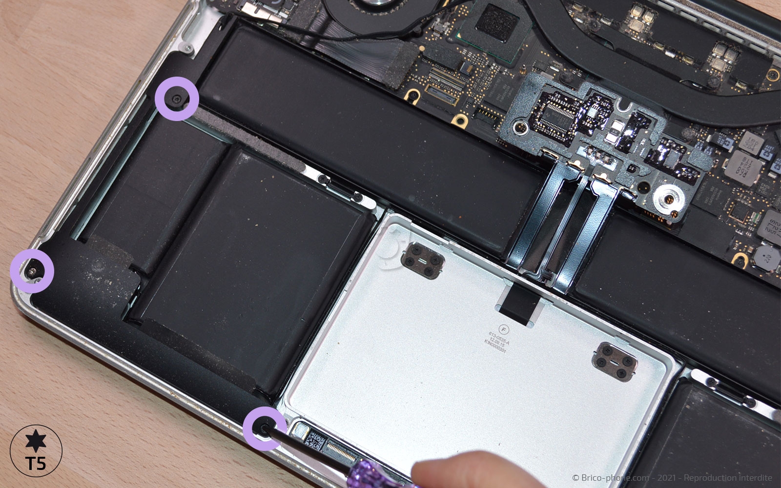 Changement de batterie sur Macbook Pro 13 pouces A1425 EMC 2672 - 2013 photo 2