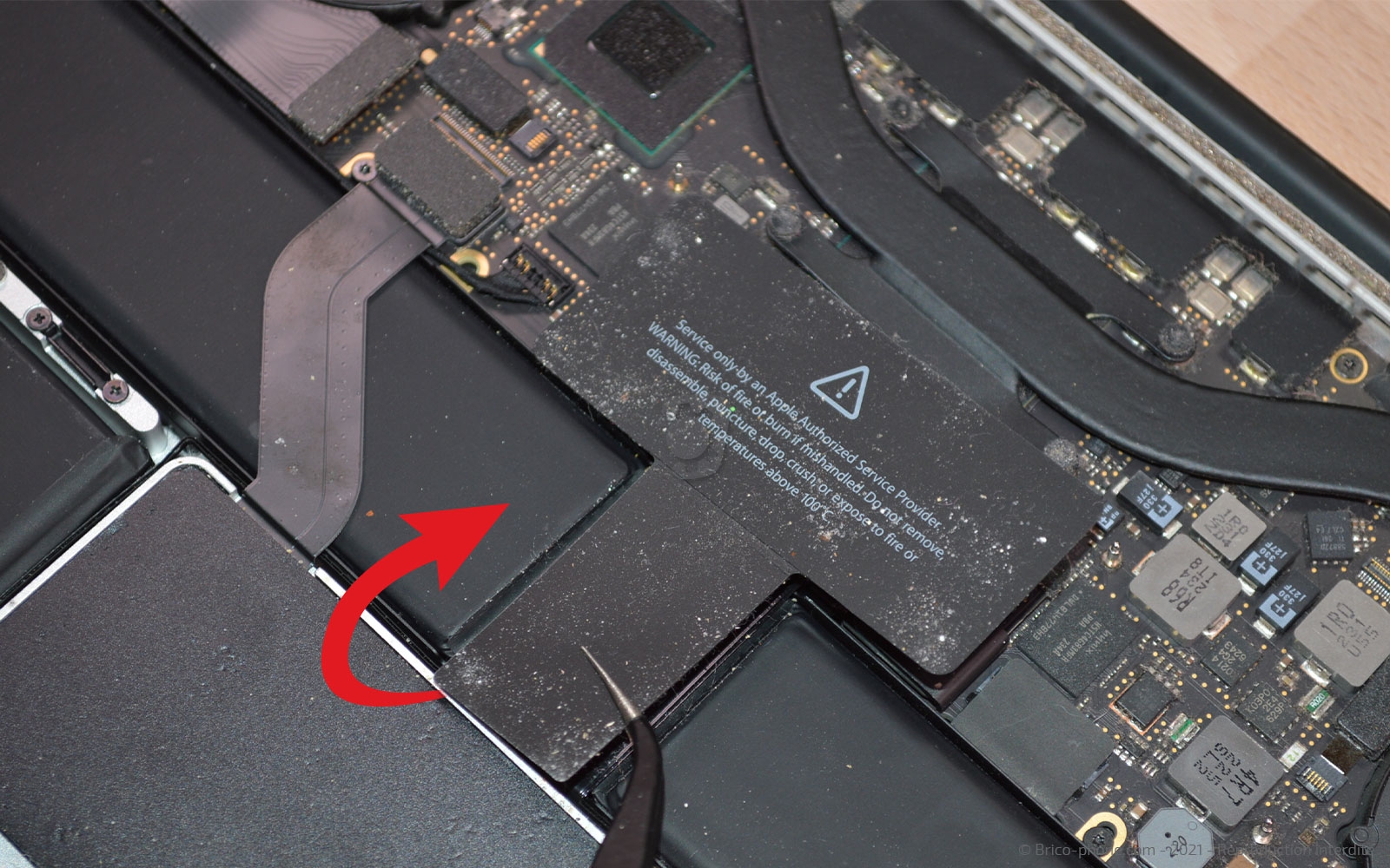 Changement de batterie sur Macbook Pro 13 pouces A1425 EMC 2672 - 2013 photo 1