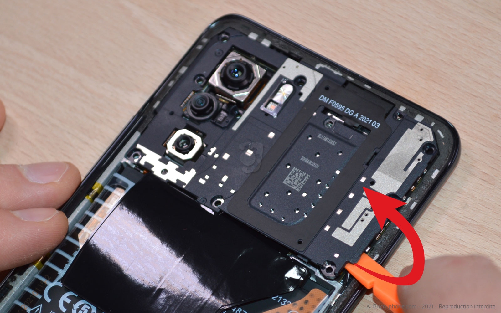 Comment changer la batterie sur Poco F3 photo 2