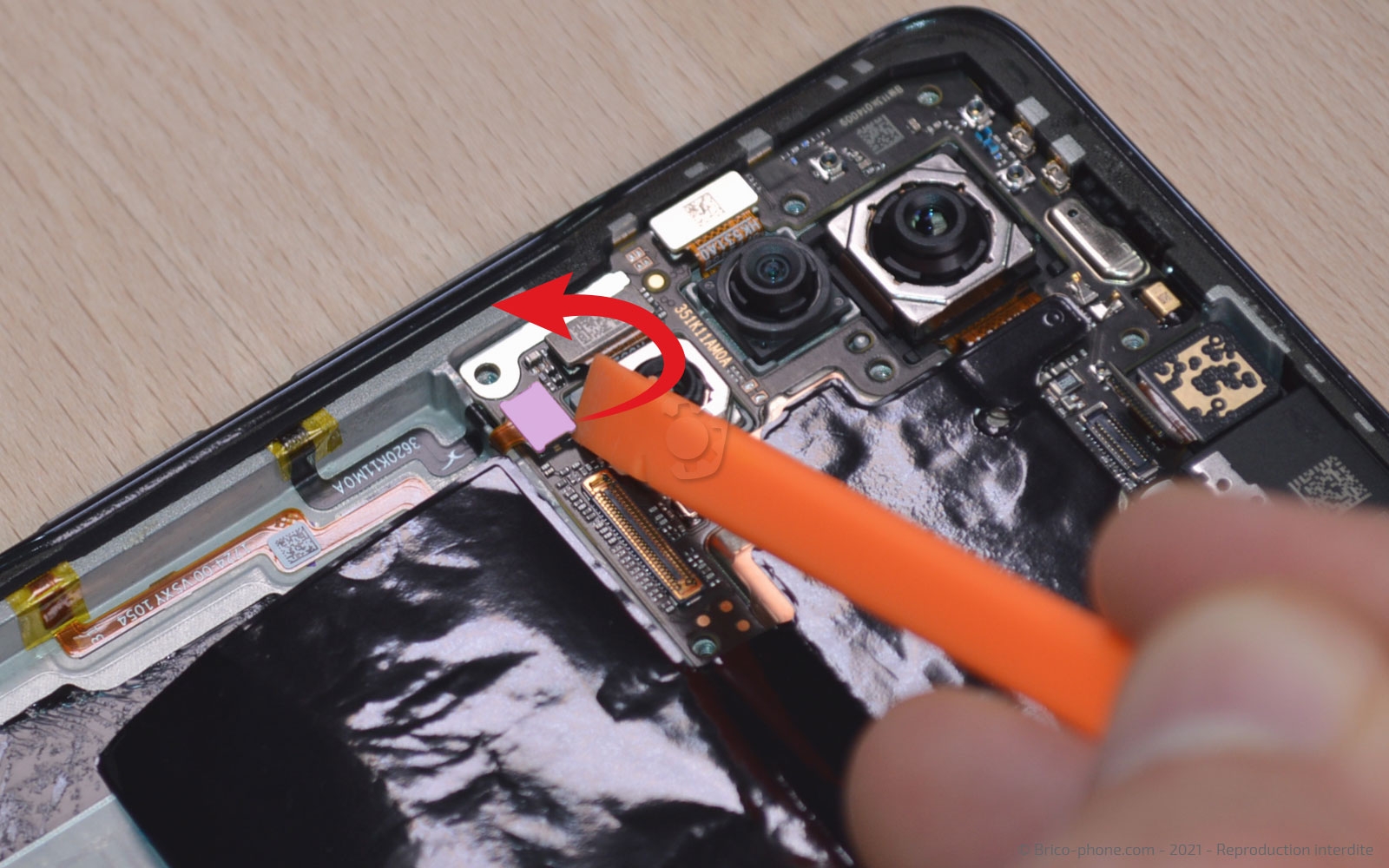 Comment changer le bloc écran sur Poco F3 photo 2