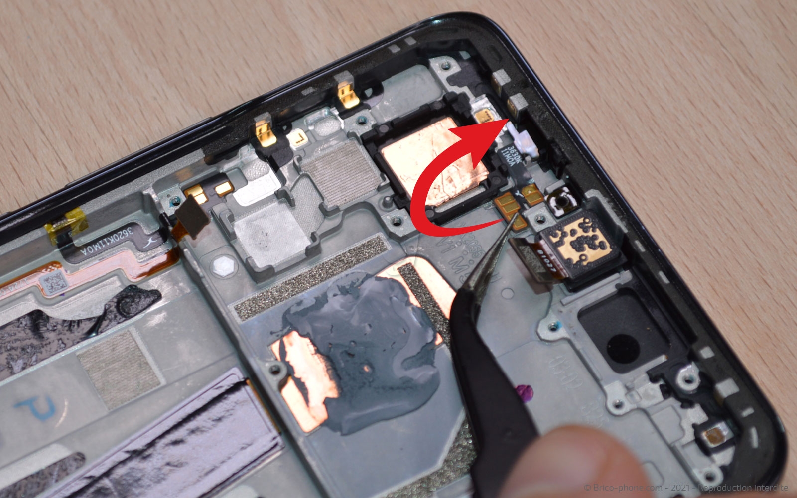 Comment changer le bloc écran sur Poco F3 photo 3