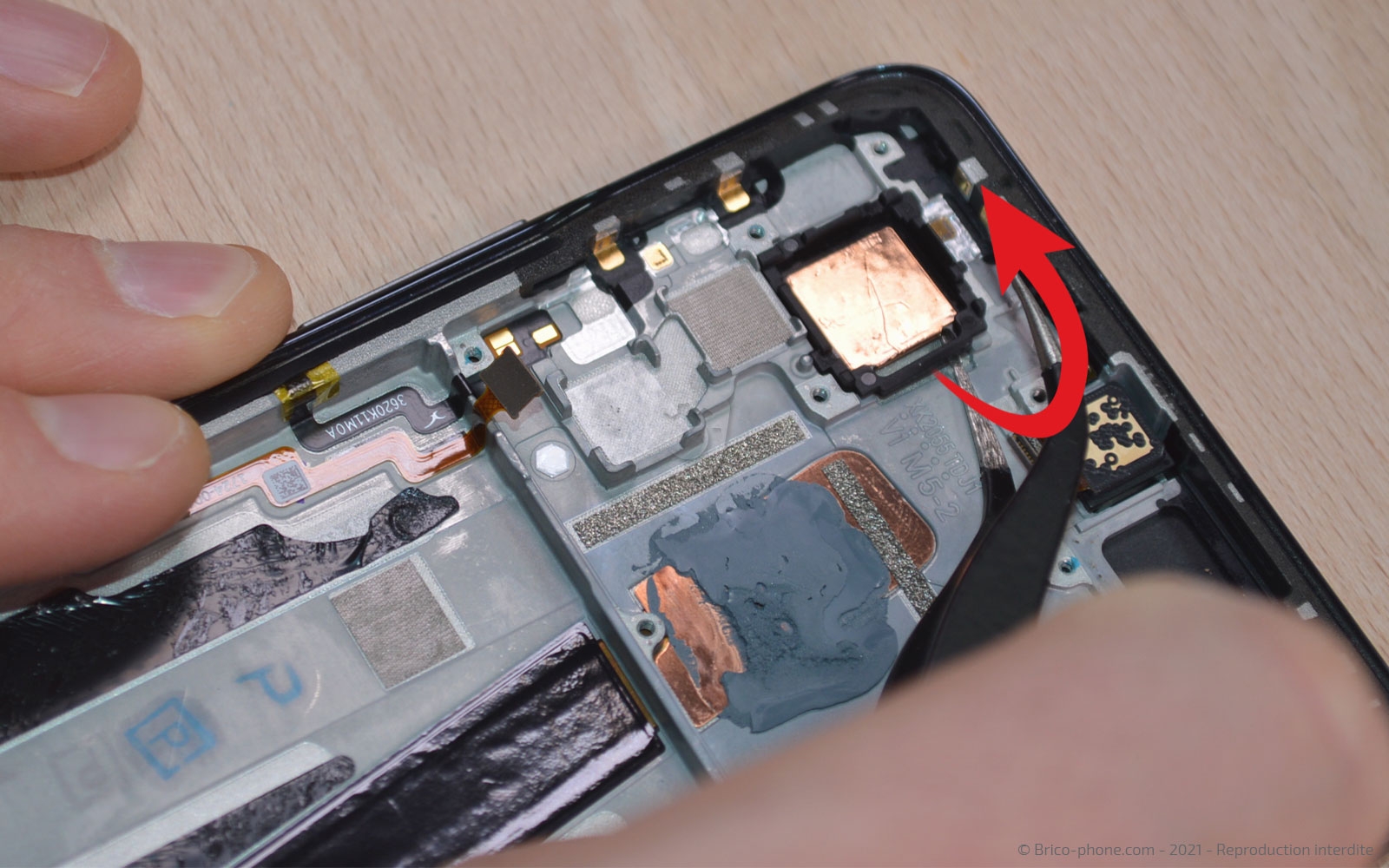 Comment changer le bloc écran sur Poco F3 photo 4