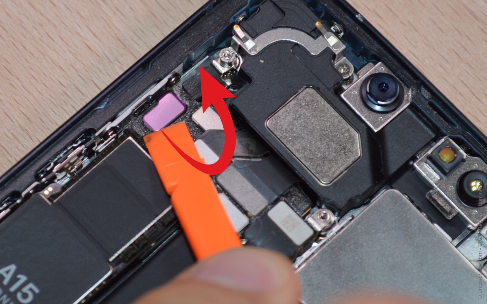 Changement du buzzer (HP interne) sur iPhone 13 photo 2