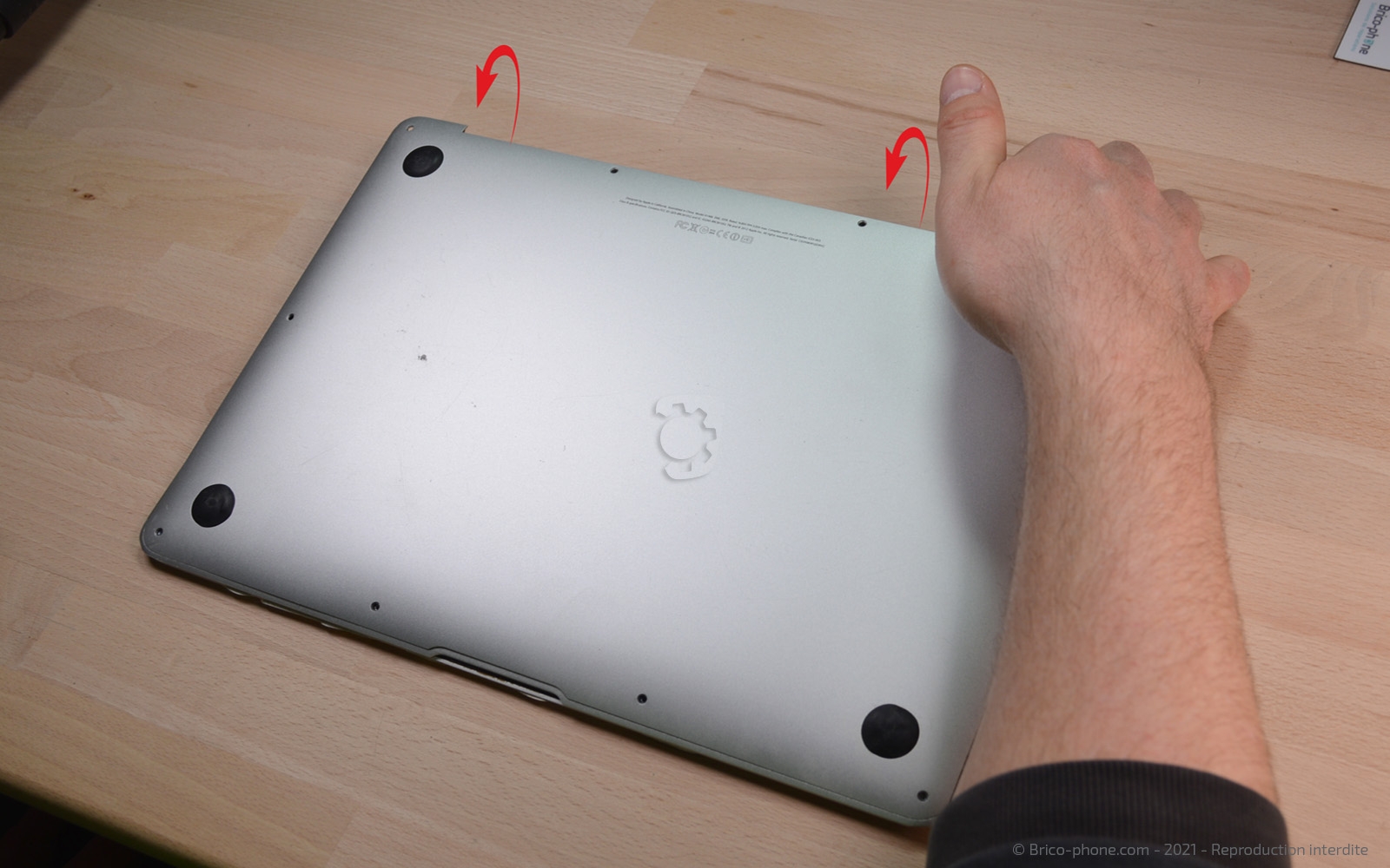 Changement de batterie sur Macbook Air 13 pouces A1466 EMC 2559 - 2012 photo 2