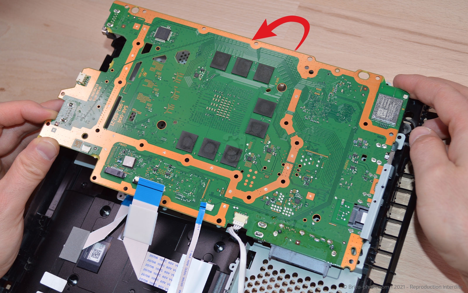 Démontage complet de la Console sur Playstation 4 SLIM photo 1