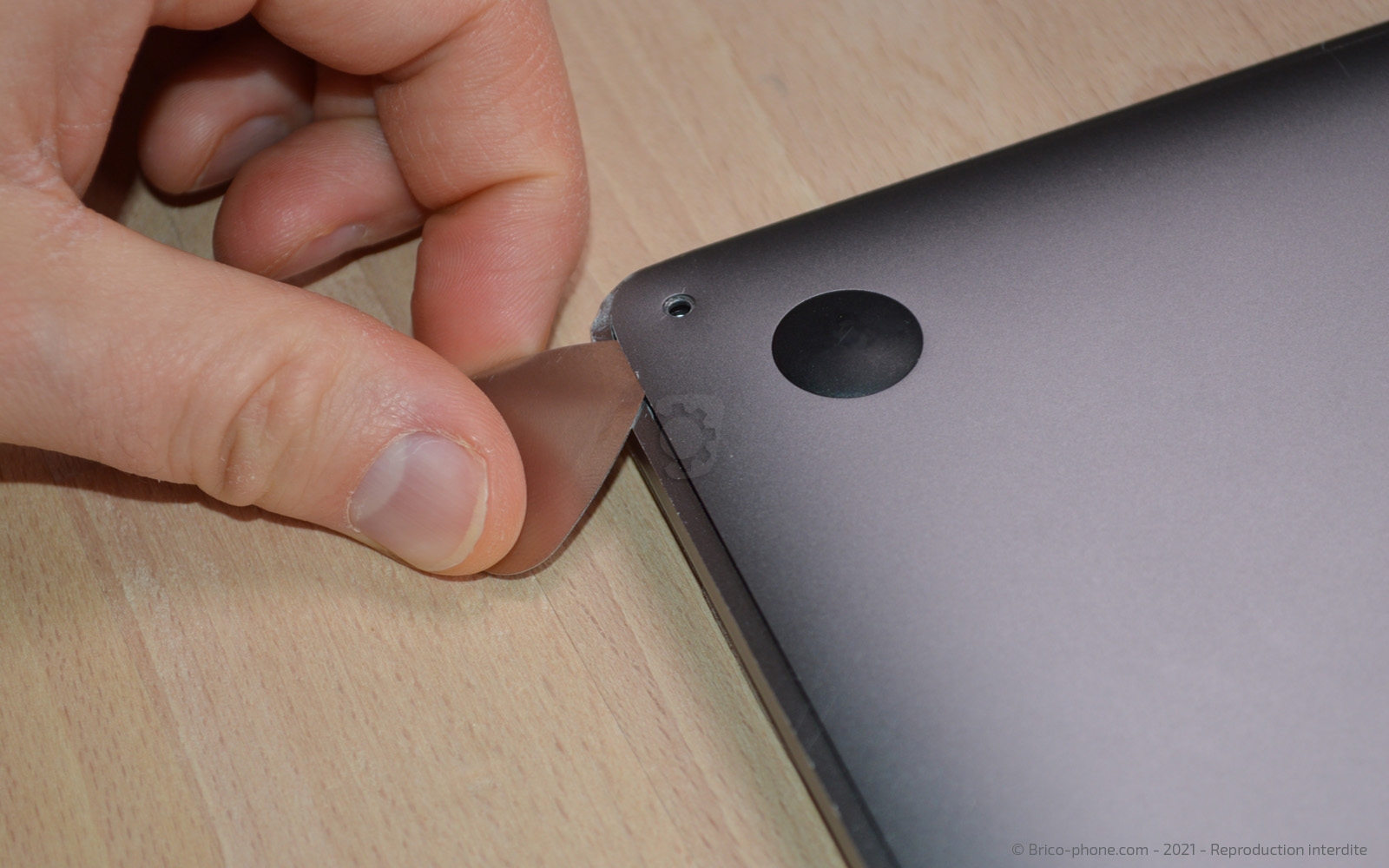 Changement de batterie sur Macbook Pro 13 pouces A1708 EMC 3164 - 2017 photo 2