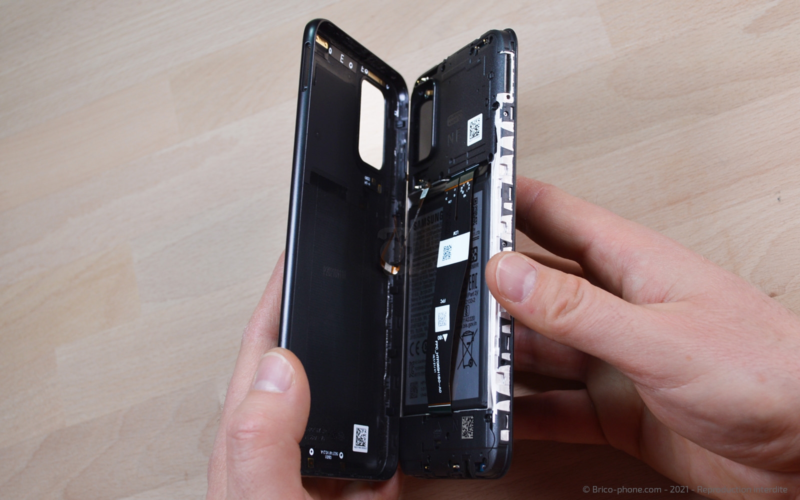 Changement batterie sur Galaxy A03s photo 4
