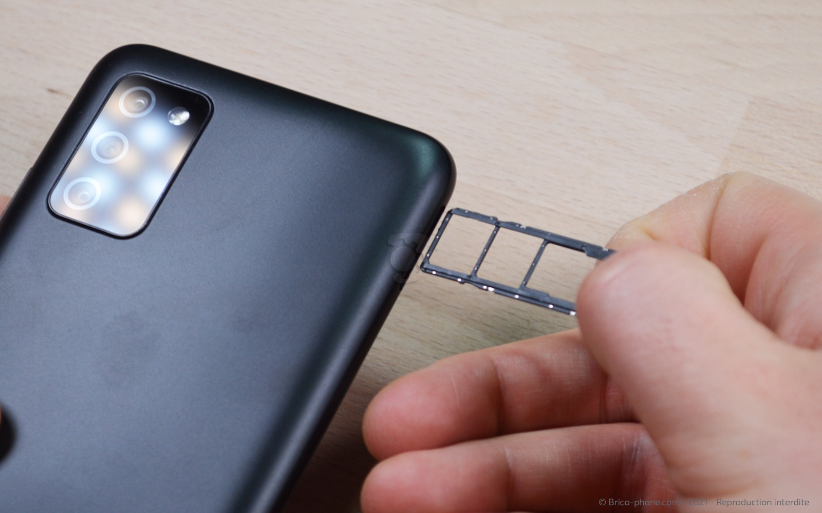 Changement batterie sur Galaxy A03s photo 3