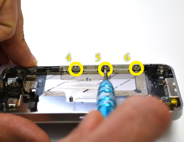 Changement d'écran (vitre+LCD) sur iPhone 4S photo 1