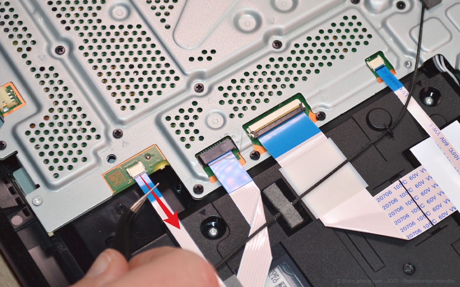 Changement du lecteur Blu-Ray sur Playstation 4 SLIM photo 2