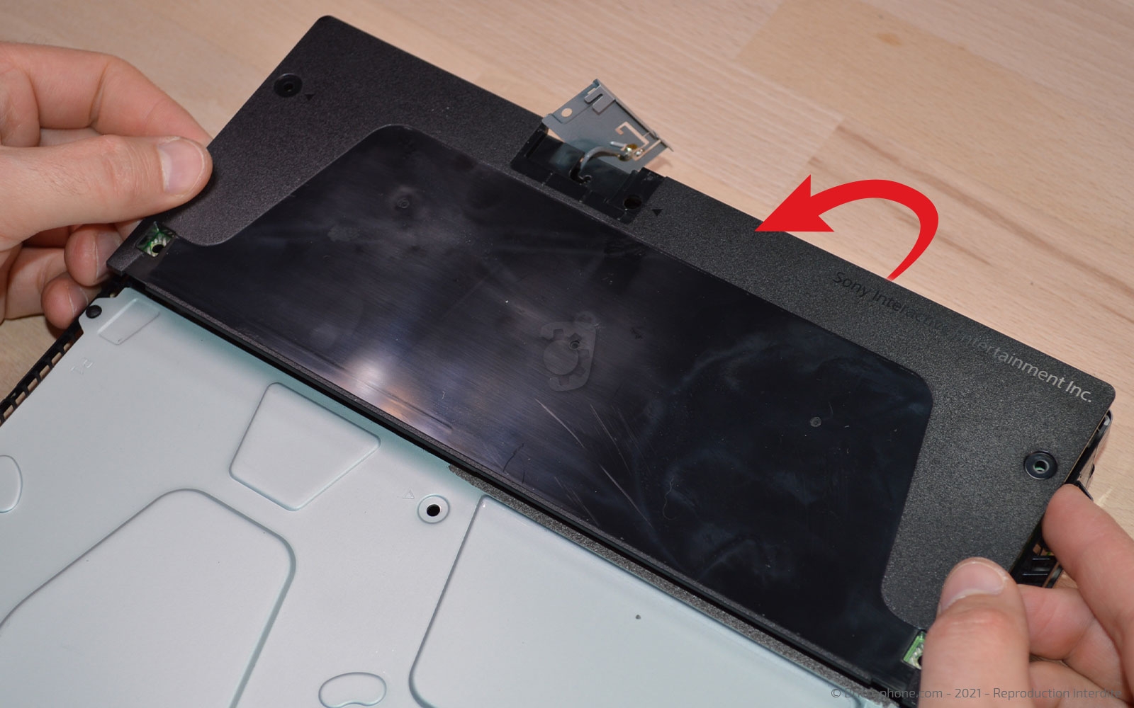 Changement du lecteur Blu-Ray sur Playstation 4 SLIM photo 1