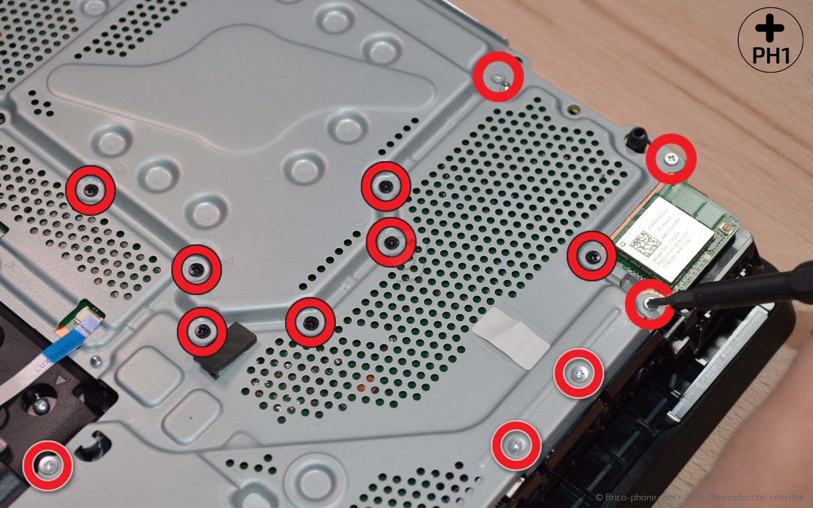 Changement du lecteur Blu-Ray sur Playstation 4 SLIM photo 2