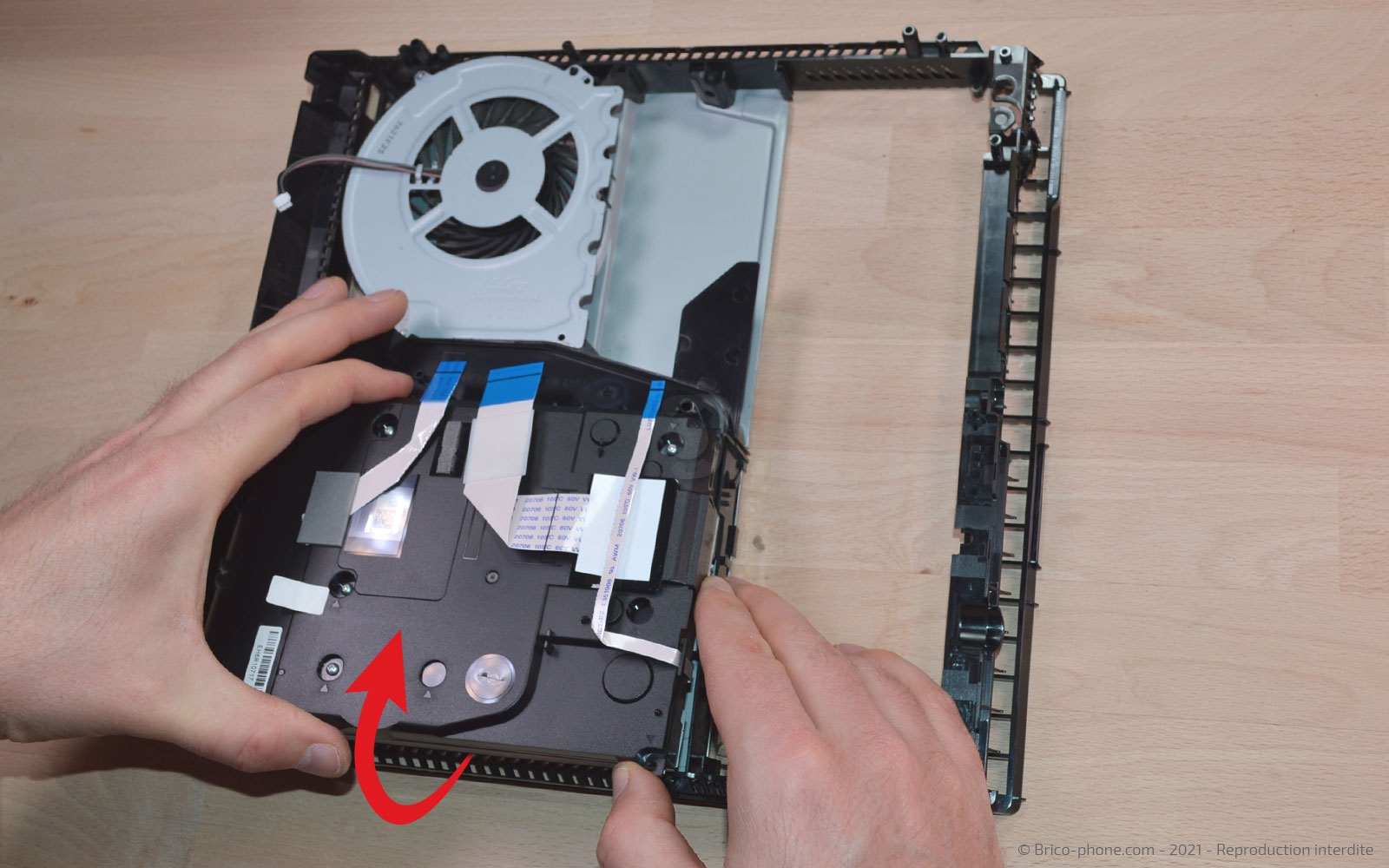 Changement du lecteur Blu-Ray sur Playstation 4 SLIM photo 2