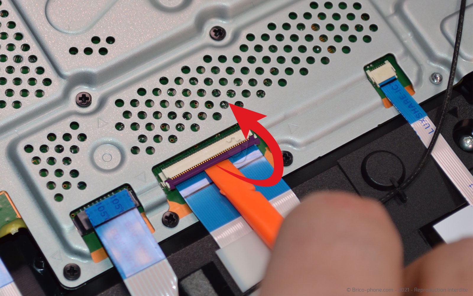 Changement du ventilateur sur Playstation 4 SLIM photo 4