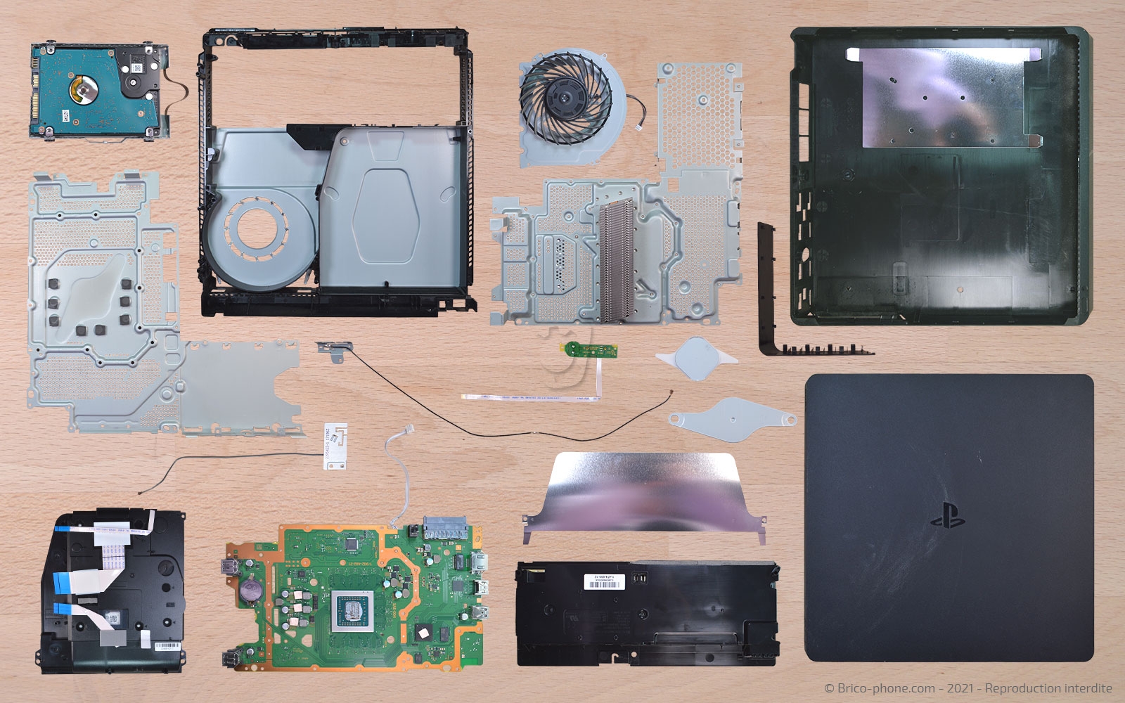 Changement du bloc d'alimentation sur Playstation 4 SLIM photo 1