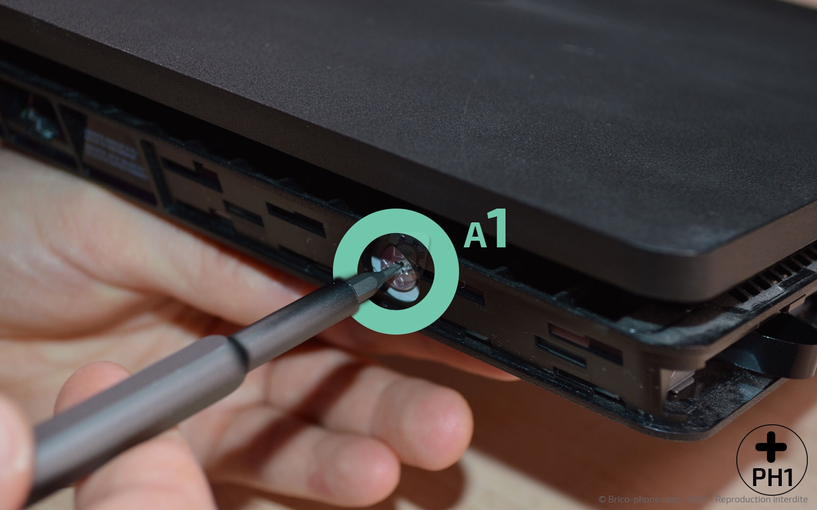 Changement du bloc d'alimentation sur Playstation 4 SLIM photo 1